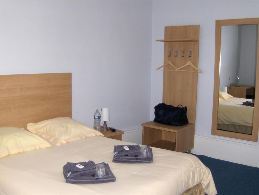 La Tour De Crecy Hotel Room photo